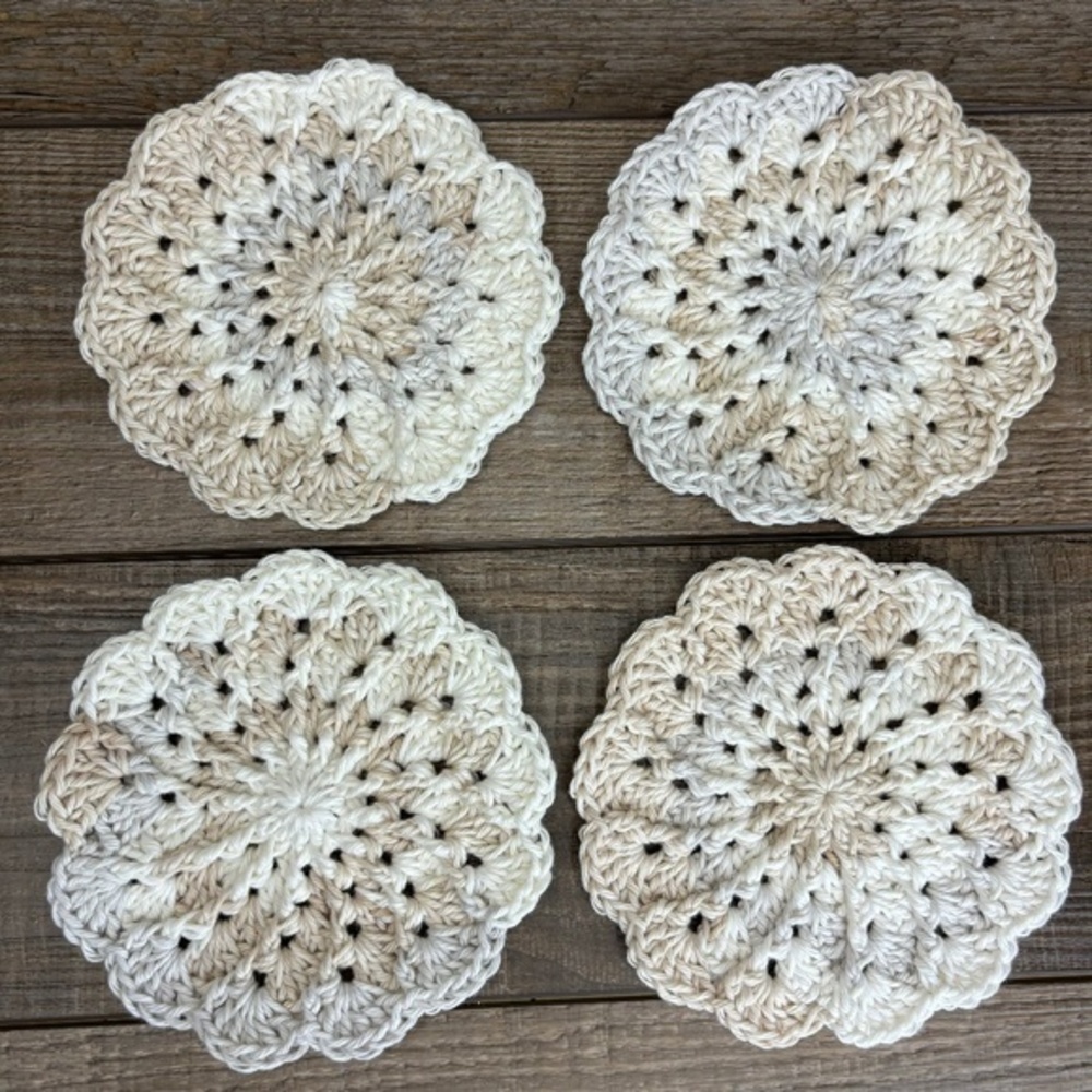 Pinwheel Scalloped CoastersTrivet Cup Mug‎ Set of 4 Handcrafted Crochet Cotton
